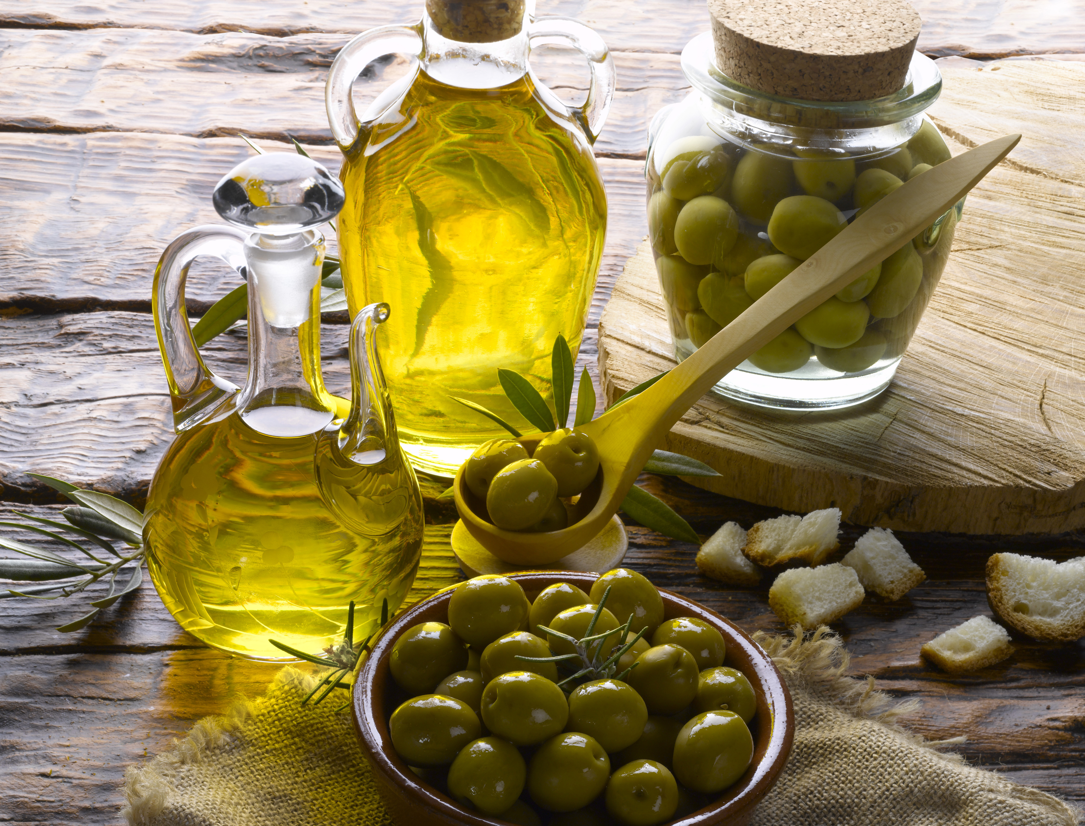 OliveOil_iStockPhoto